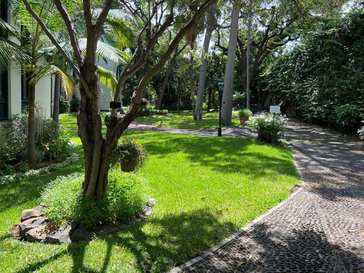 Luxury Oceanfront At Reid'S Gardens Apartment Funchal  Exterior photo