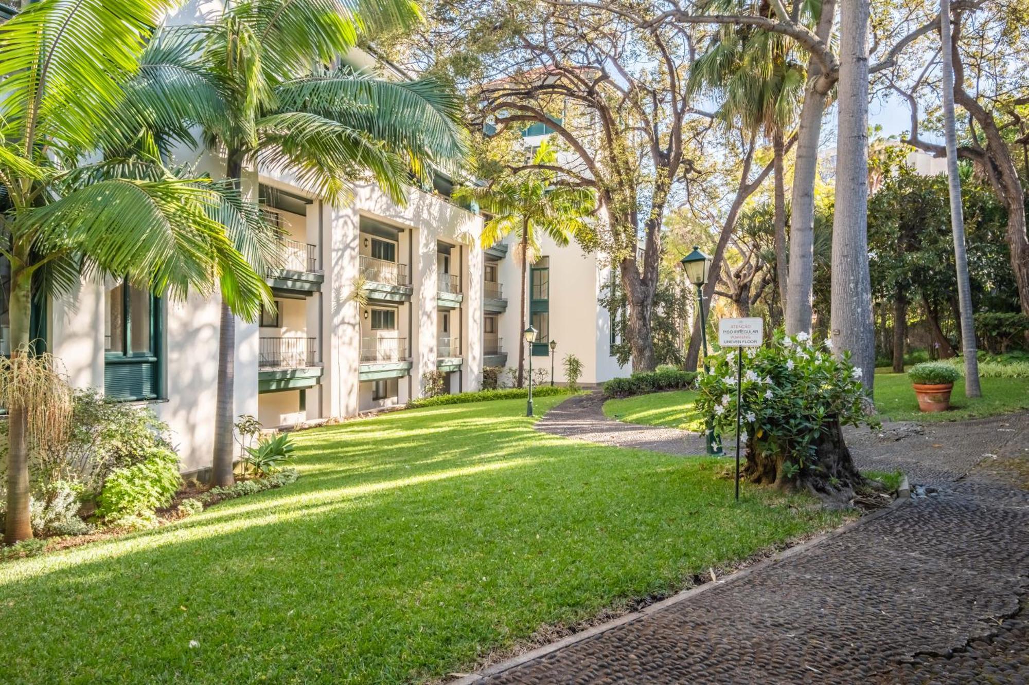 Luxury Oceanfront At Reid'S Gardens Apartment Funchal  Exterior photo