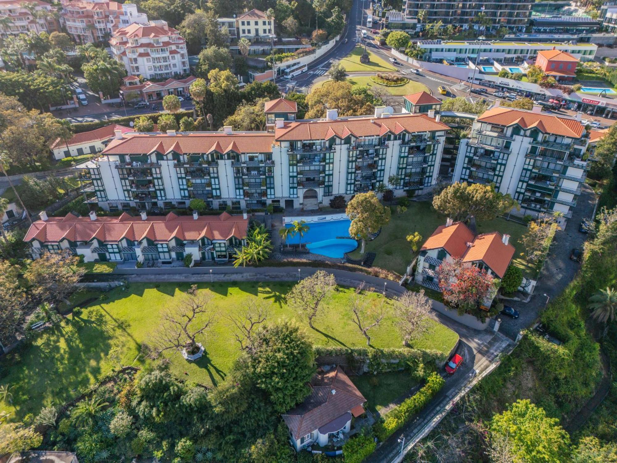 Luxury Oceanfront At Reid'S Gardens Apartment Funchal  Exterior photo