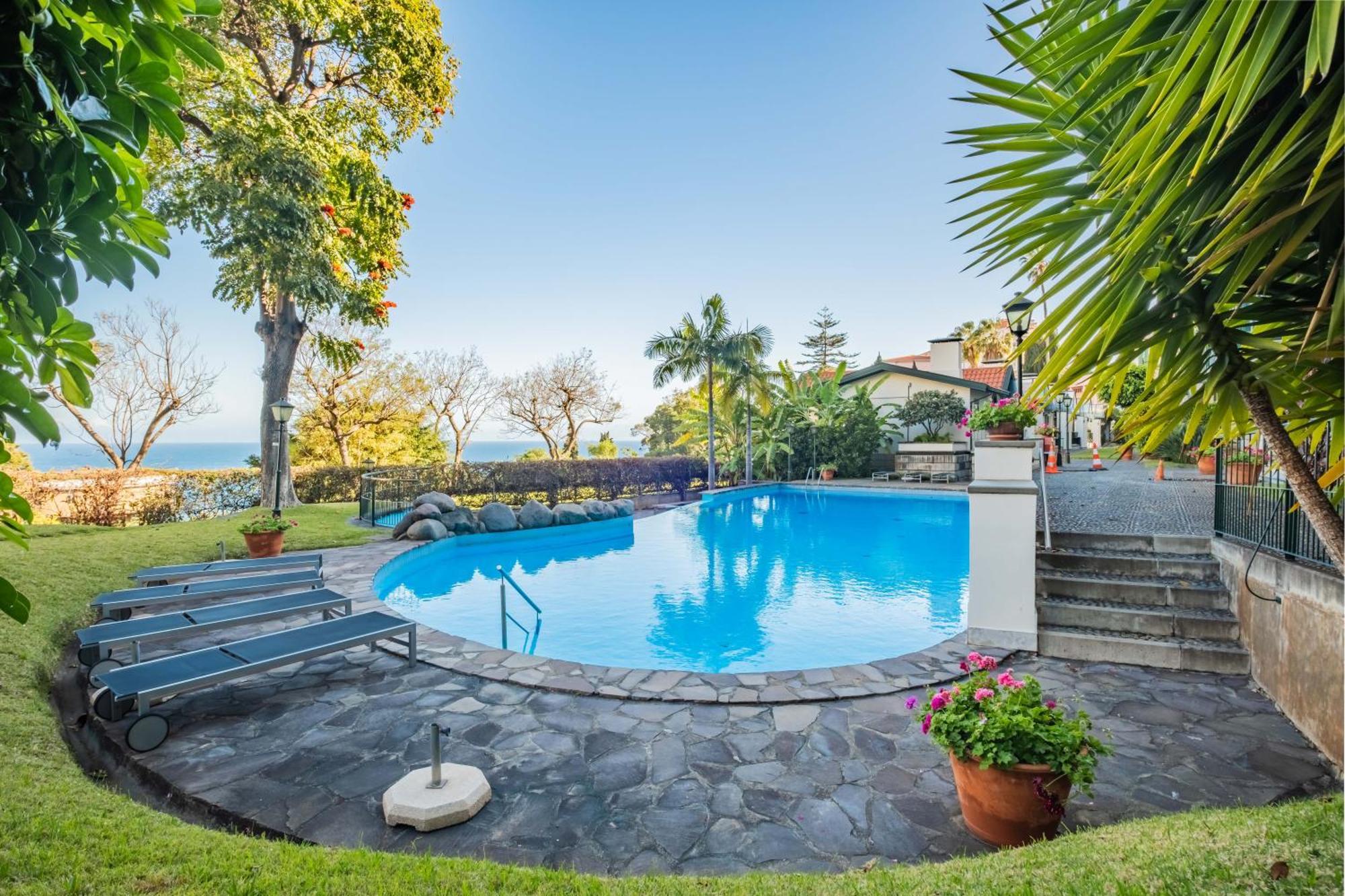 Luxury Oceanfront At Reid'S Gardens Apartment Funchal  Exterior photo